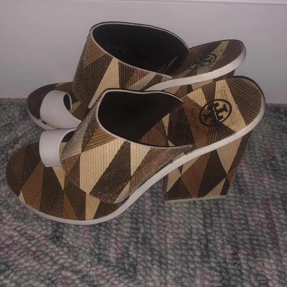 Tory Burch Brown and White Geometric Slide Heels